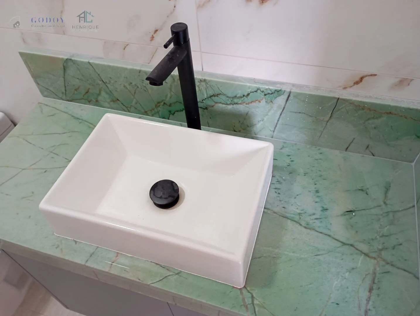 Imagem "Oportunidade em condomínio fechado - conforto e segurança!"