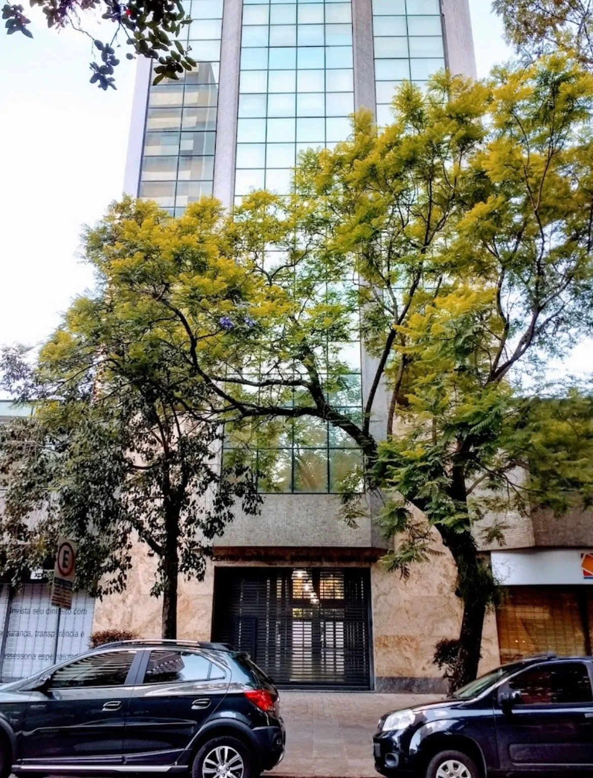 Imagem Sala Comercial no Coração do Moinhos de Vento - Rua Hilário Ribeiro