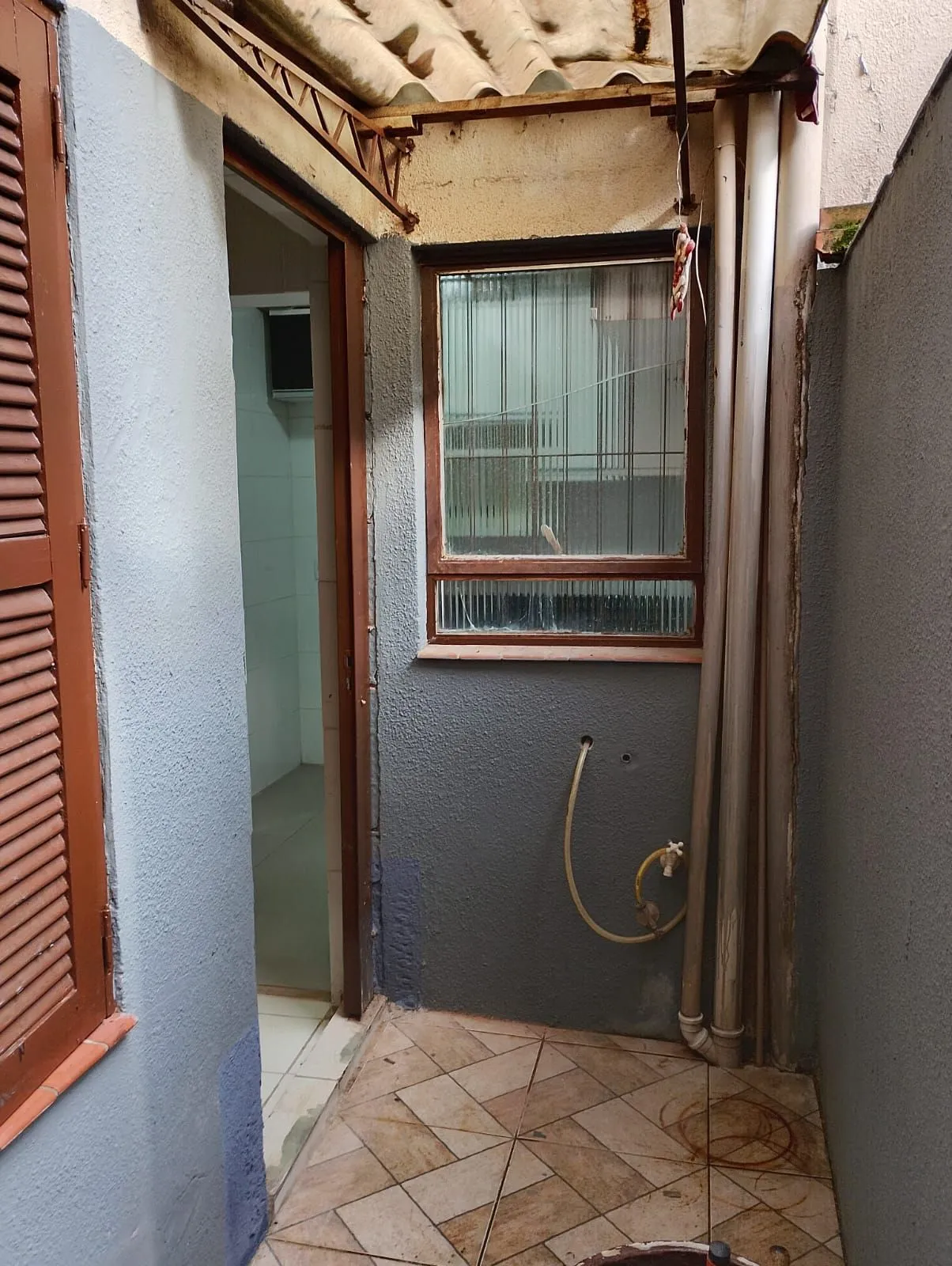 Imagem Apartamento Térreo, 02 dormitórios, 60,59m2 área privativa, quiosque com churrasqueira, Menino Deus