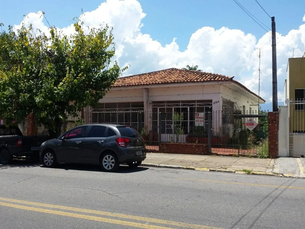 Foto do imóvel Imóvel Comercial na Rua do Museu com Terreno de 462m² e Potencial para Diversos Negócios - Ideal para Clínicas, Restaurantes e Muito Mais!