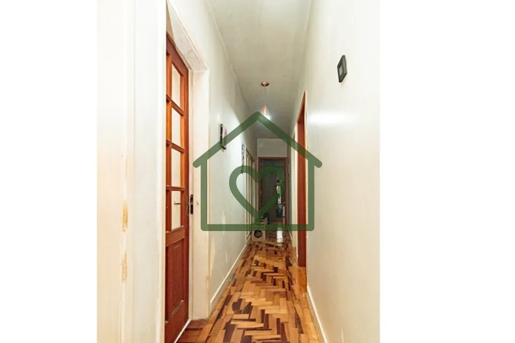 Imagem **Apartamento com 3 dormitórios à Venda em Porto Alegre - Excelente Preço!** Você está em busca...