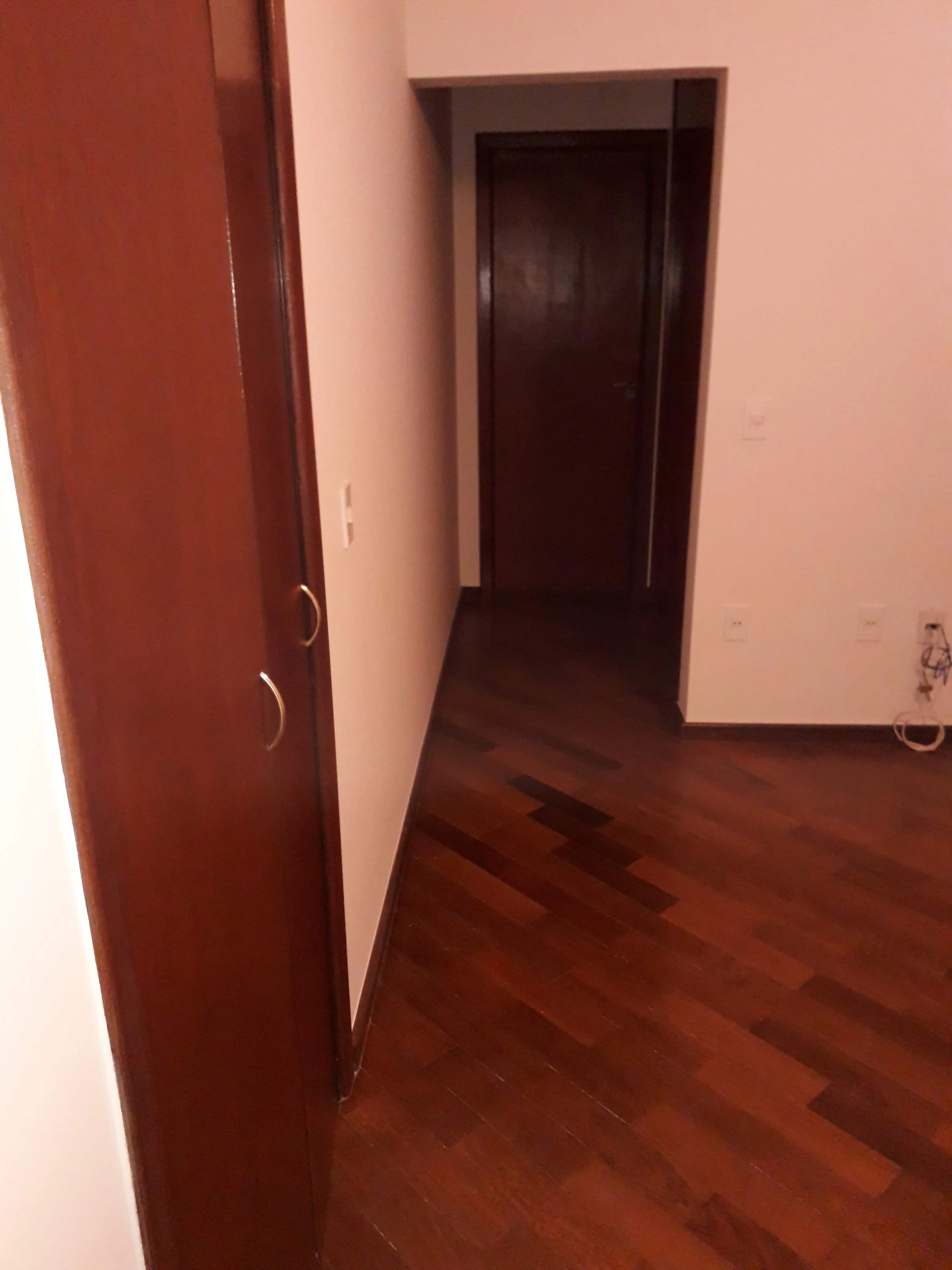 Imagem Linda Casa no Condomínio Ibiti do Paço com 348m².