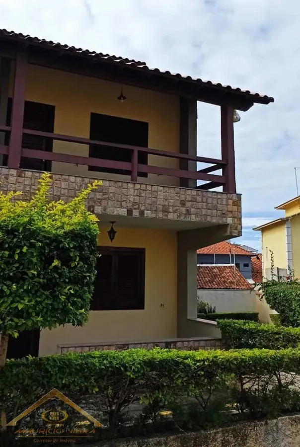 Imagem Casa em Condomínio para Venda em Cabo Frio / RJ no bairro Peró