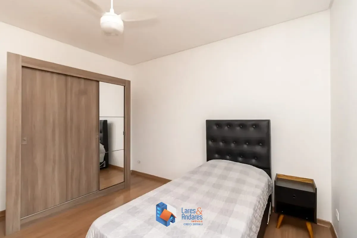 Imagem Sobrado para venda em Vila do Encontro com 5 quartos, sendo 1 suíte, 288m²