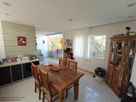 Imagem Casa de luxo em condomínio à venda em Pitangueiras, Lauro de Freitas-BA: 5 quartos, 3 suítes, 3 salas, 1 banheiro, 2 vagas, 160m²!