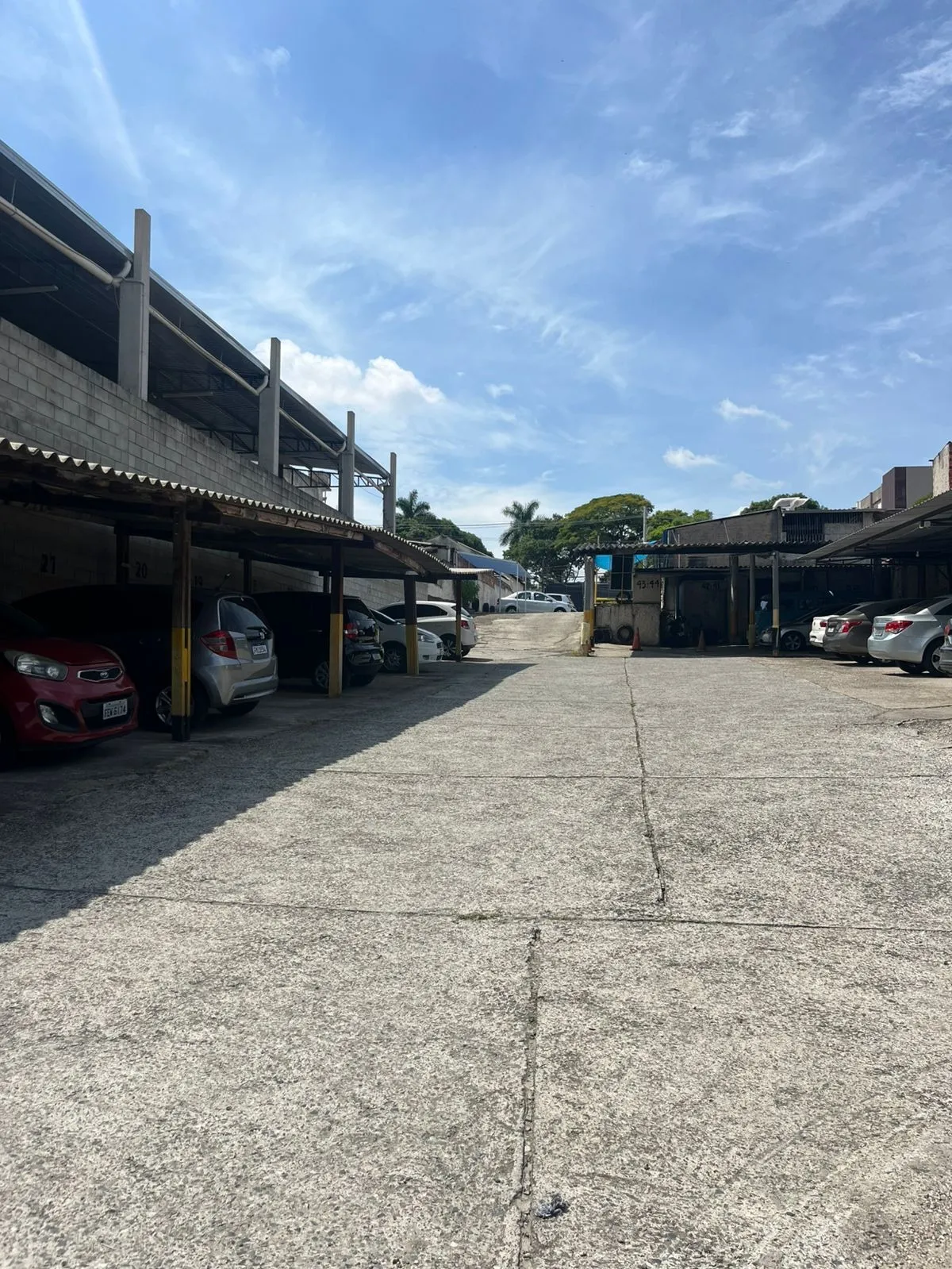 Imagem Terreno Comercial com Estacionamento e Infraestrutura Completa - Avenida São Paulo