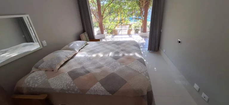 Imagem IMOVEL ESPETACULAR EM CONDOMINIO FECHADO COM TODA SEGURANÇA