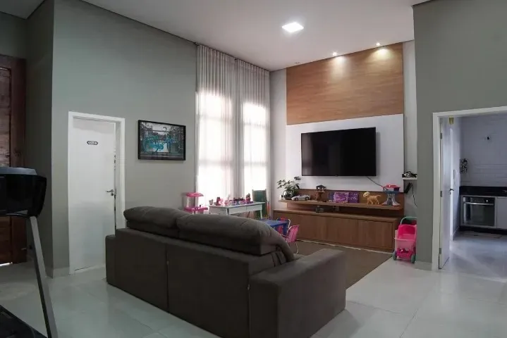Imagem Casa de Alto Padrão à Venda no Condomínio Palmeiras Imperiais ? 3 Suítes, Piscina Aquecida e Área Gourmet