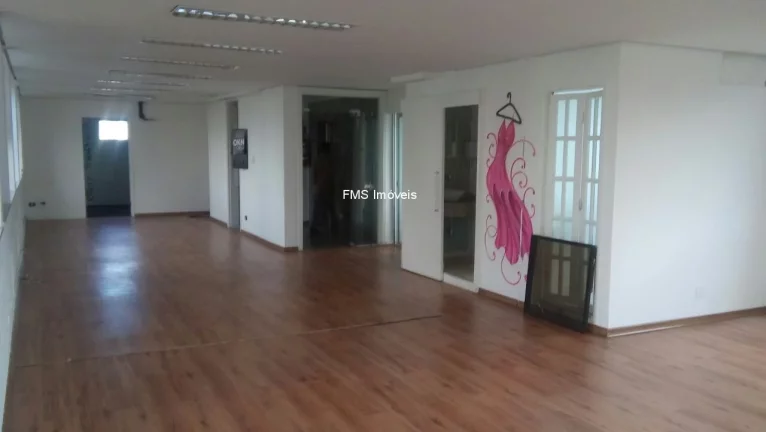 Imagem Conjunto comercial com 120m² para locação em Pinheiros.