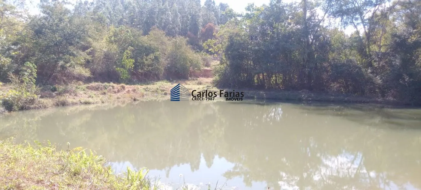 Imagem Sítio para Venda em Cidade Ocidental, Área Rural de Cidade Ocidental, 3 dormitórios, 1 banheiro, 2 vagas