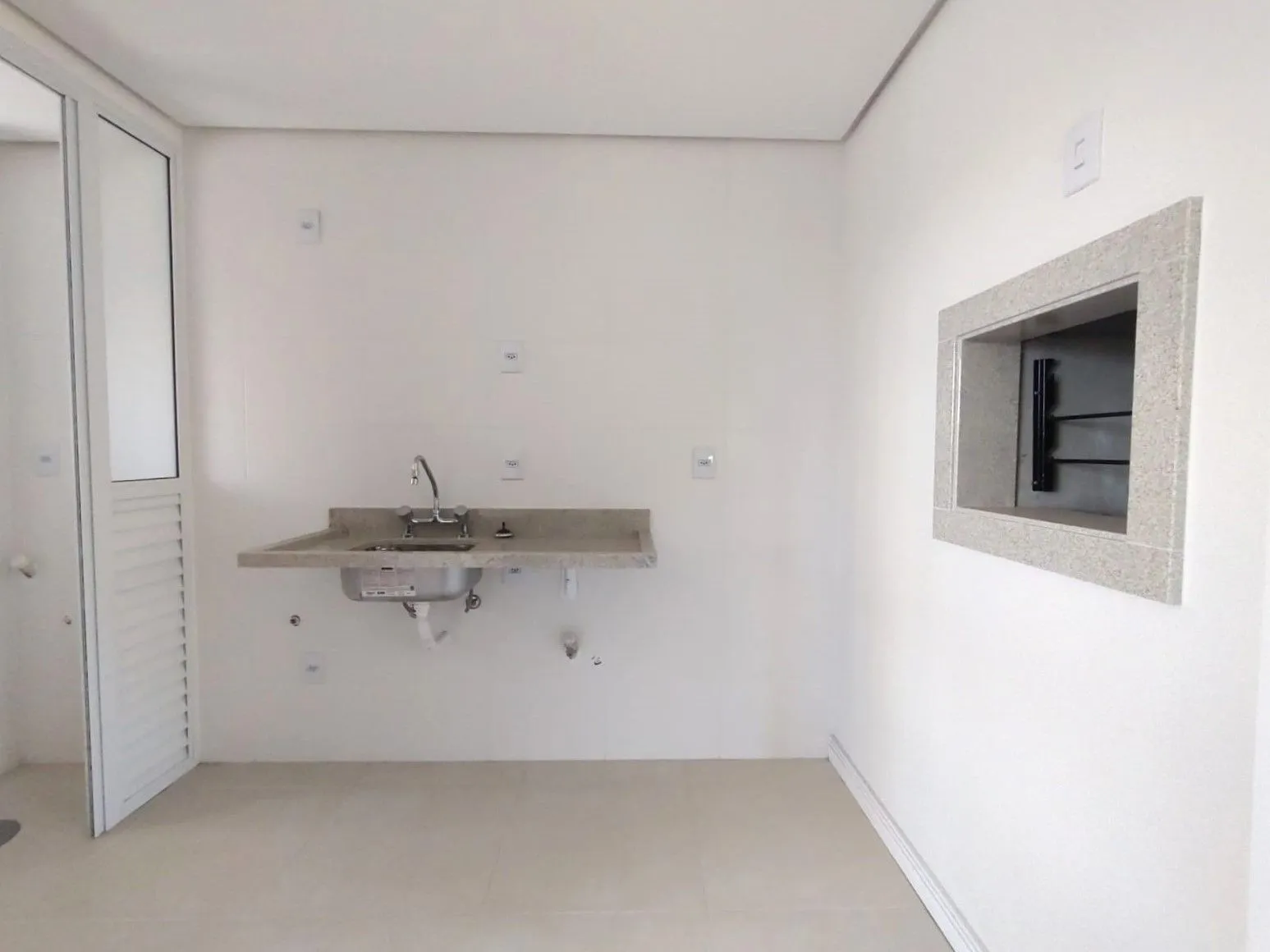 Imagem Apartamento com 2 suítes e lavabo em frente ao Parque da Redenção