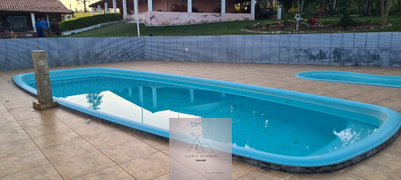 Imagem Chácara à venda em Cesário Lange-SP, bairro Chácara Três Dias - 3 quartos, 1 sala, 2 banheiros, 1 vaga de garagem, 250m².