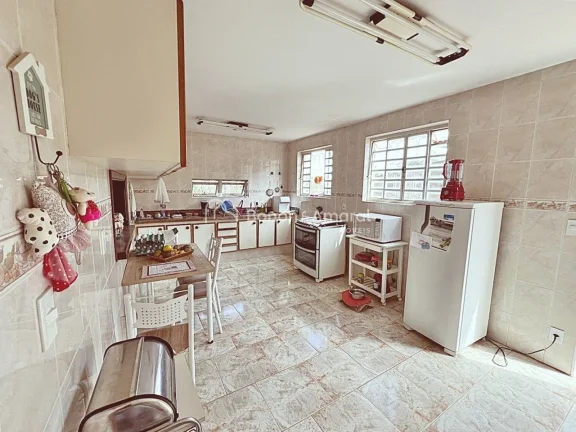 Imagem Casa de condominio a venda no bairro das Palmeiras em Campinas!!

Com 4 Dormitórios sendo 2 suítes...