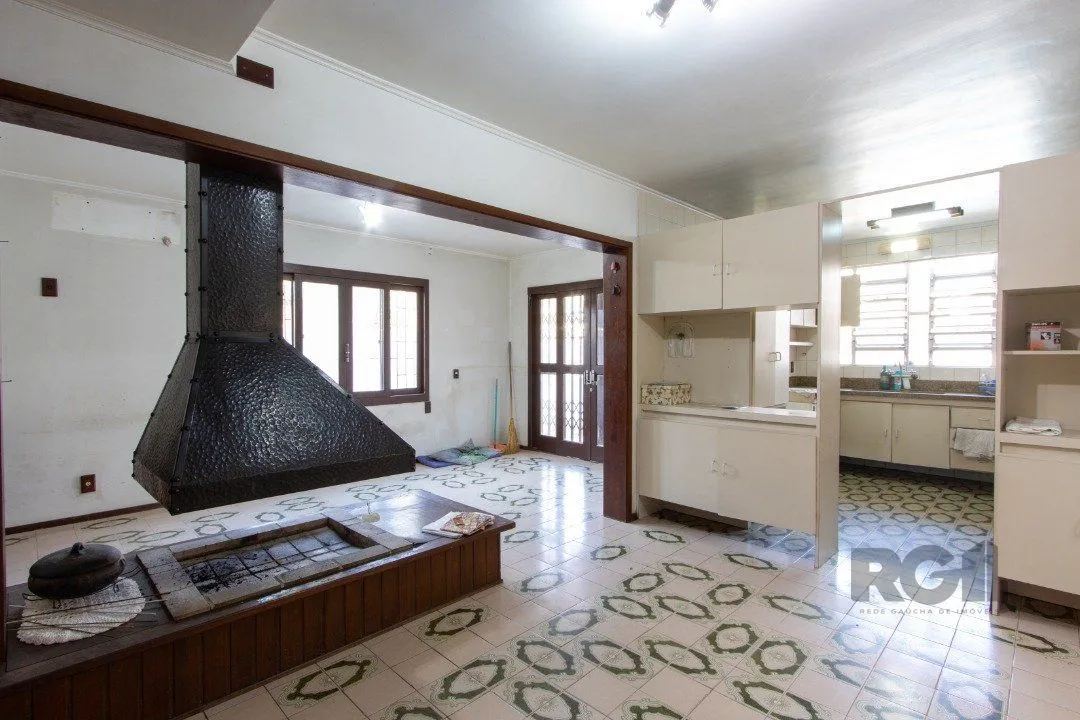 Imagem Casa para Venda - 72.6m², 4 dormitórios, sendo 1 suites, 6 vagas - Camaquã