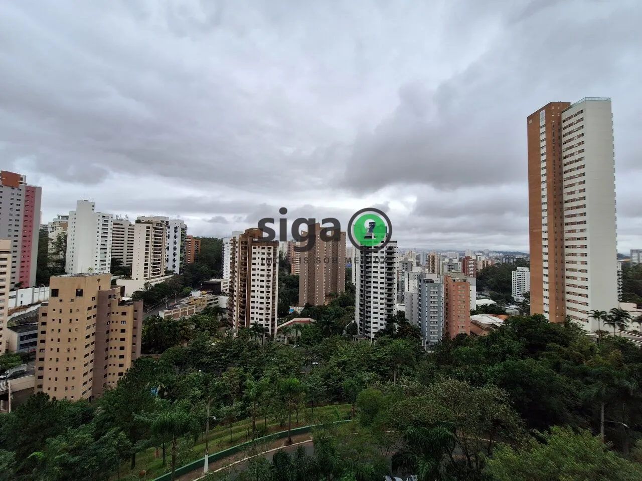 Imagem Apartamento com 4 Dormitórios, 4 vagas, 281m2 à venda no Panamby.