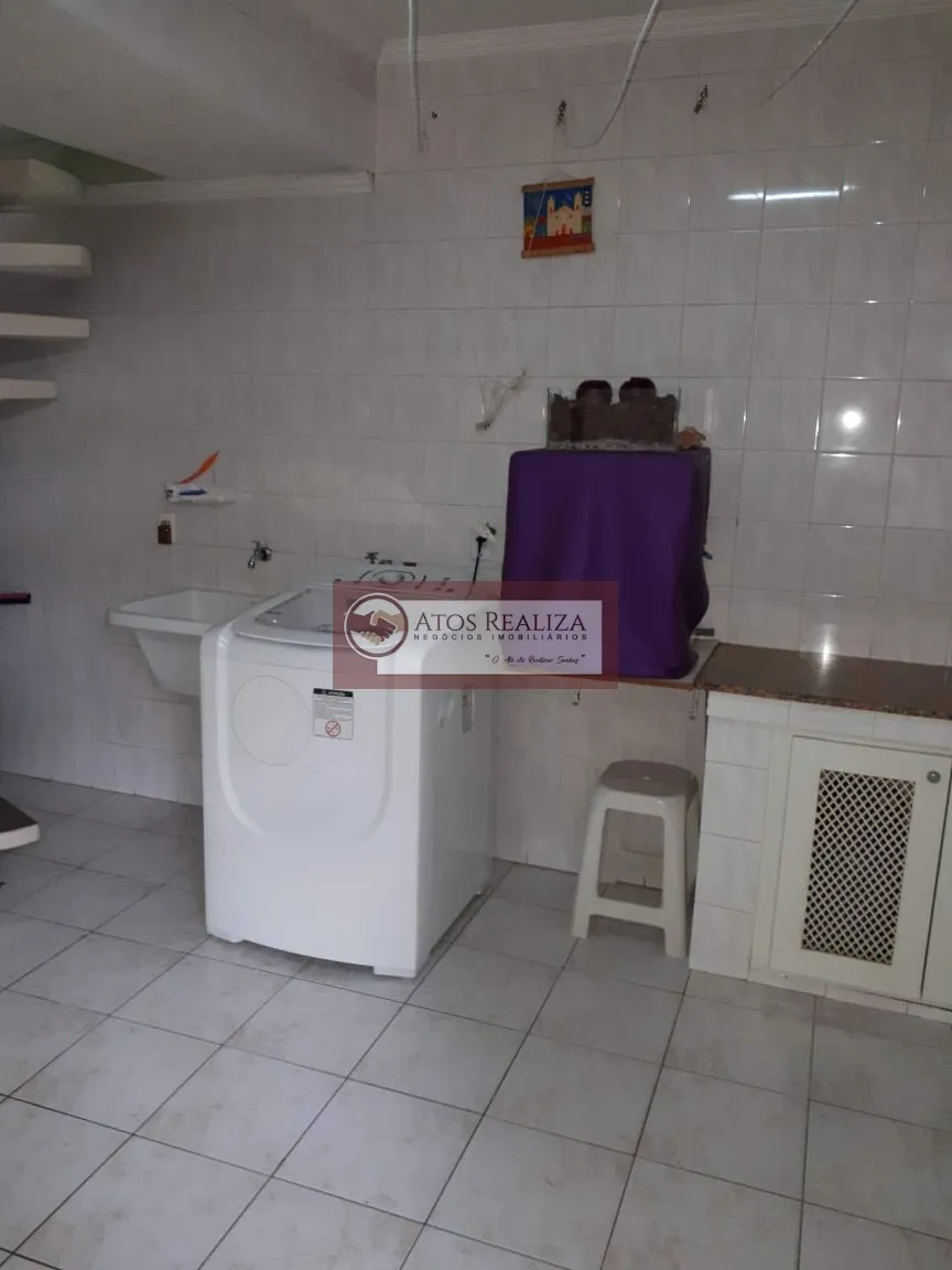 Imagem Excelente Sobrado a venda no Campo Grande - SP, C/3 dormitórios, 1 suíte, 3 banheiros, 4 vagas de garagem cobertas.