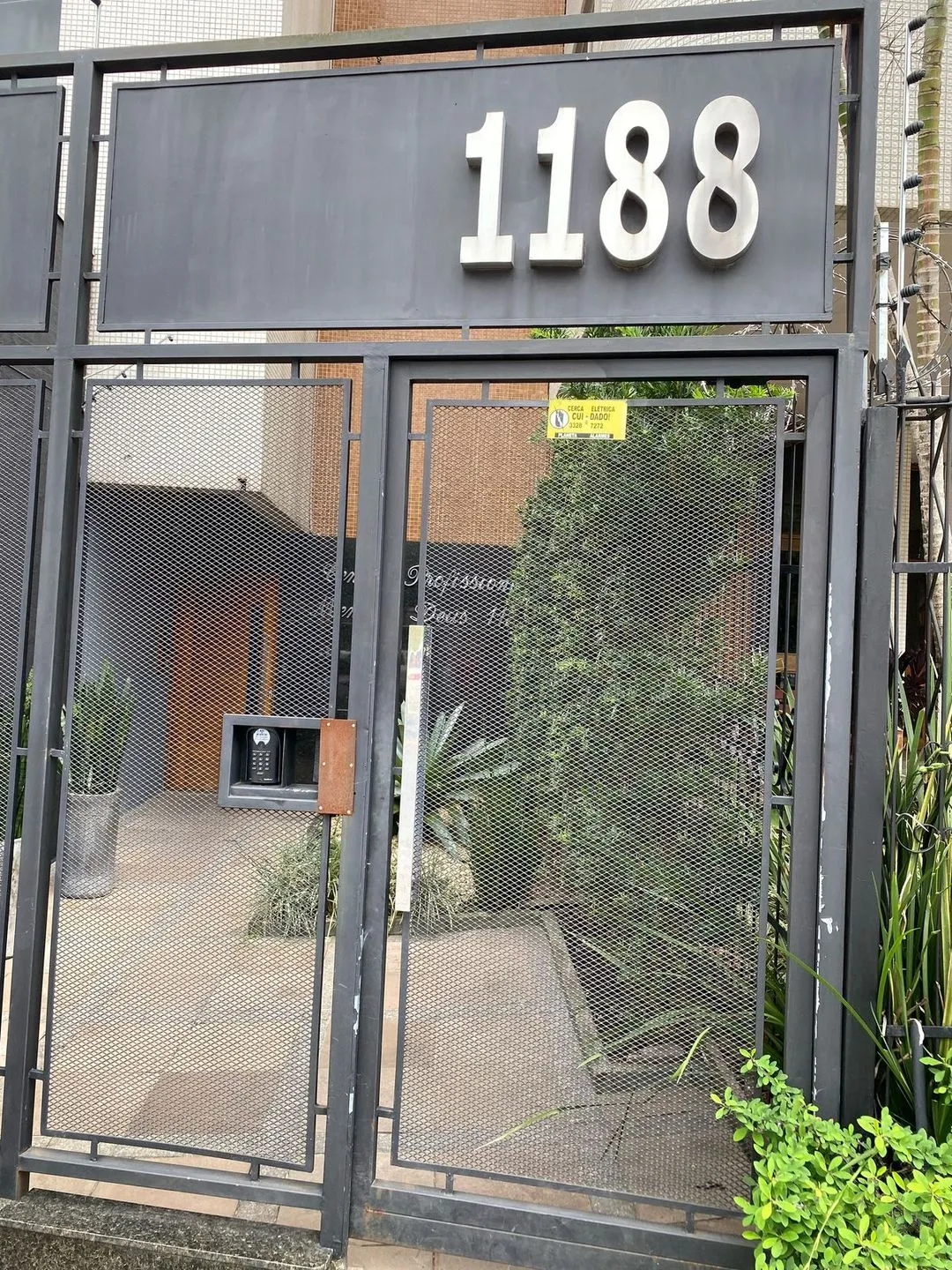 Imagem Sala comercial à venda em Porto Alegre, Menino Deus, 36m2