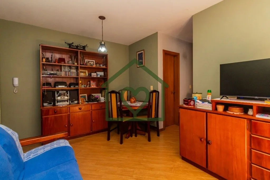 Imagem Excelente Apartamento com 2 dormitórios um deles com suíte, amplo living com dois ambientes com sa...