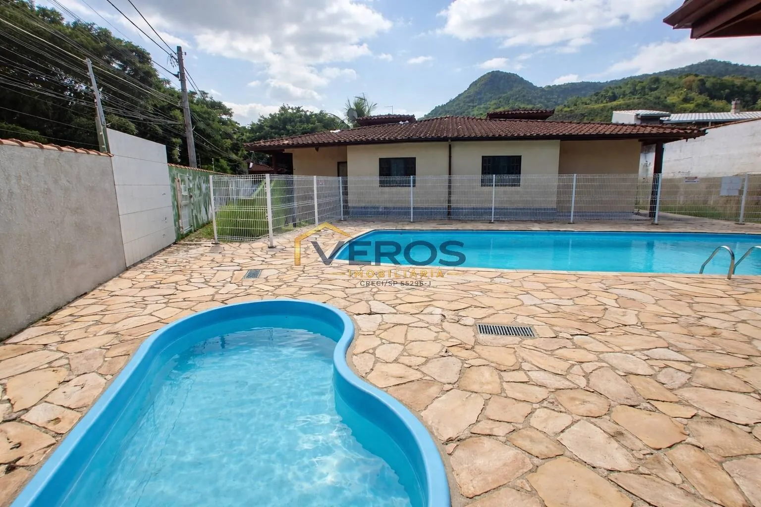 Imagem Casa Térrea em Condomínio a venda com 2 quartos na Martim de Sá Caraguá