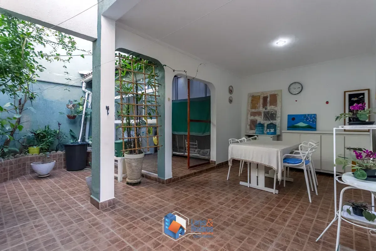 Imagem Sobrado para venda em Jardim Santo Antoninho com 3 quartos, sendo 3 suítes, 150m²