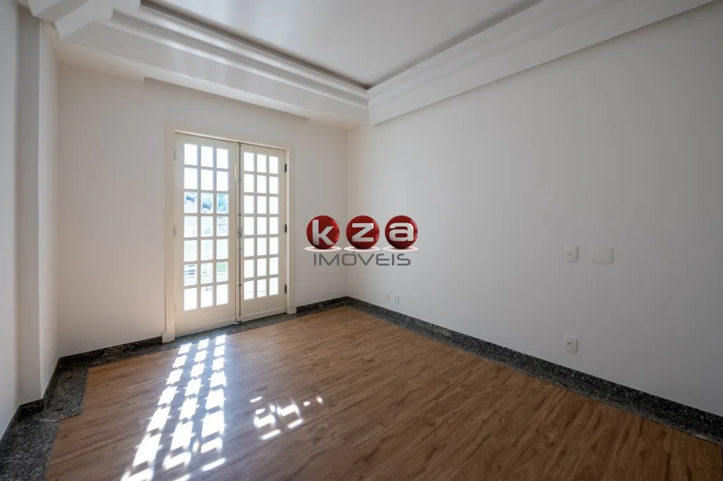 Imagem Imponente residência de luxo em condomínio Alphaville Residencial Zero: 4 quartos, 4 suítes, 3 salas, 7 banheiros, 8 vagas, 1.200m². Em Barueri-SP.