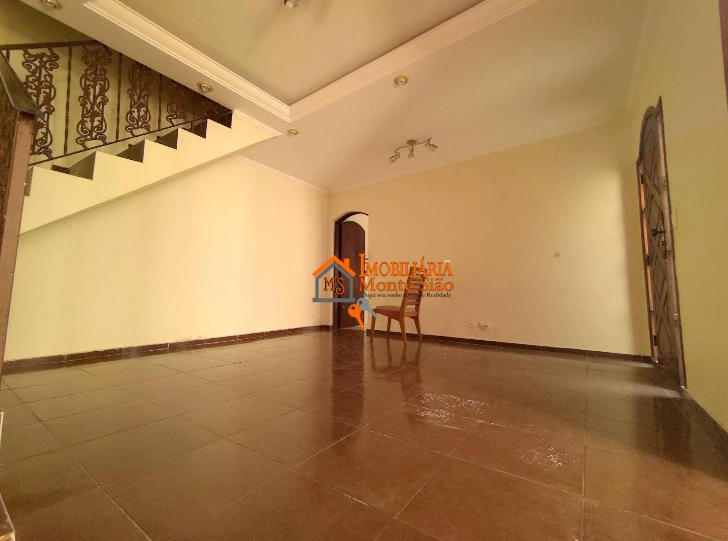 Imagem Sobrado com 2 dormitórios à venda, 250 m² por R$ 739.000,00 - Vila Barros - Guarulhos/SP
