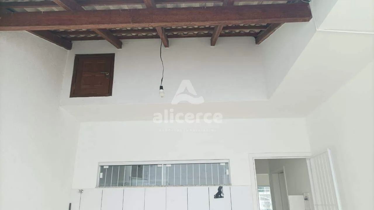 Imagem Casa à venda no bairro Estreito, a uma quadra da Beira-Mar Continental- Florianópolis/SC