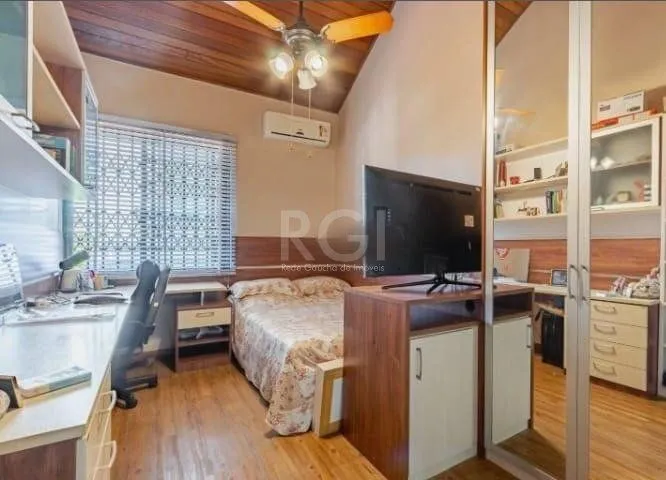 Imagem CASA DE CONDOMÍNIO, 3 DORMITÓRIOS, SUÍTE, NO BAIRRO JARDIM SABARÁ, PORTO ALEGRE/RS