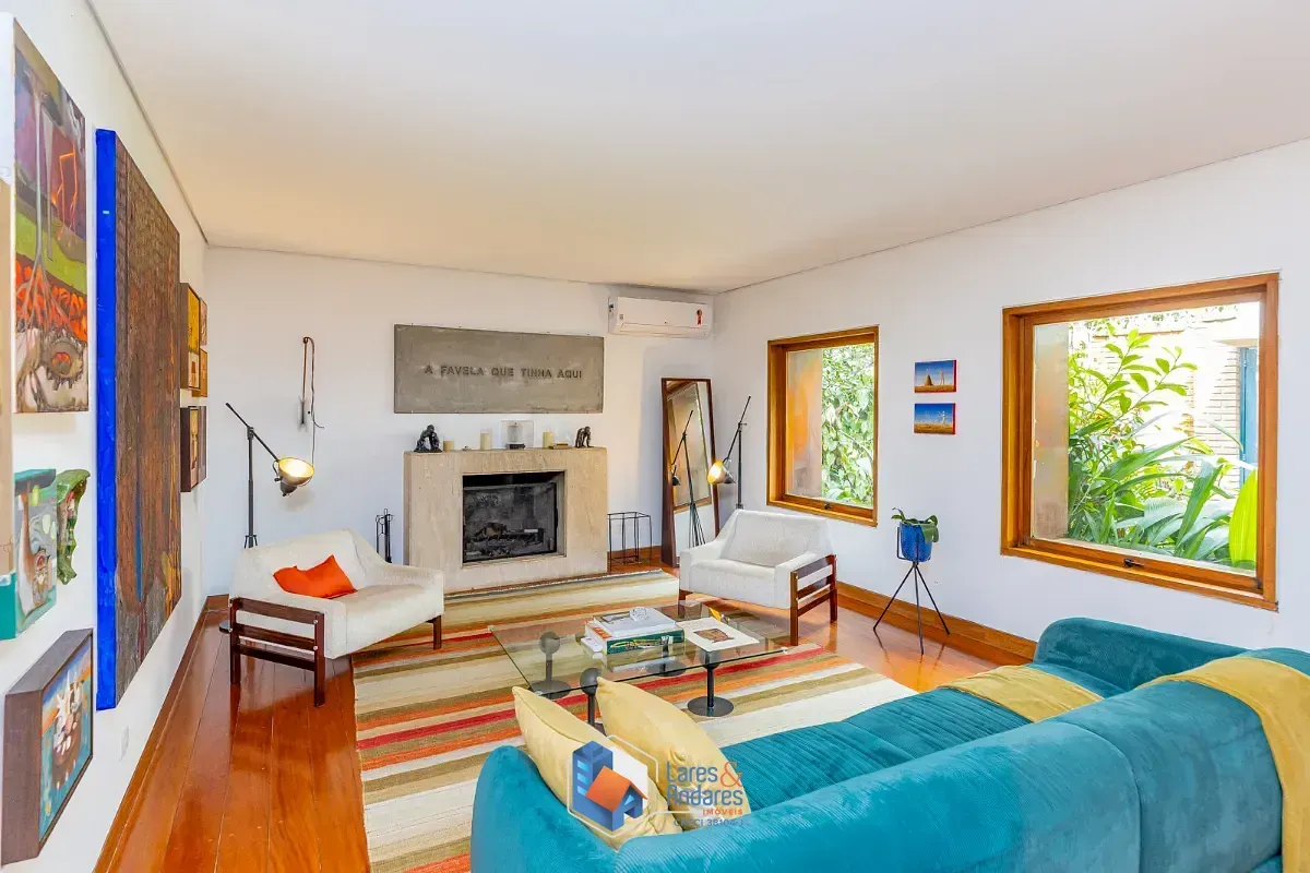 Imagem Sobrado para venda em Jardim Luzitânia com 4 quartos, sendo 3 suítes, 546m²