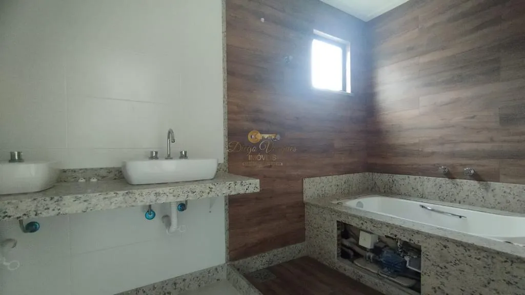 Imagem Cobertura para Venda em Teresópolis / RJ no bairro Agriões