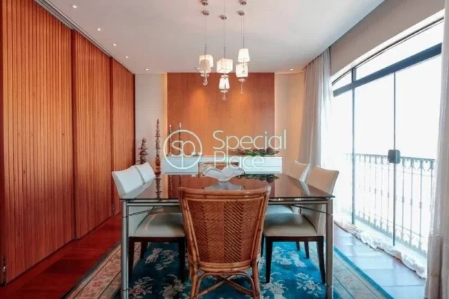 Imagem Cobertura maravilhosa com 600m², 04 dormitórios - sendo 02 suítes e seis vagas. Vista incrível.
