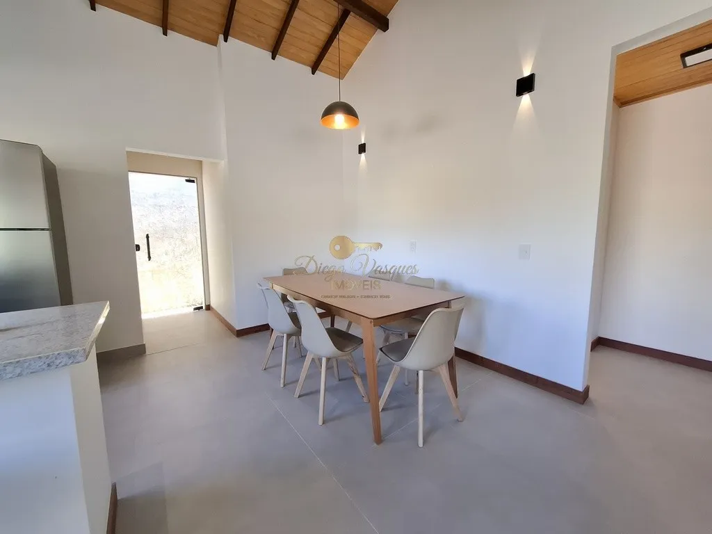 Imagem Casa em Condomínio para Venda em Teresópolis / RJ no bairro Vale Alpino