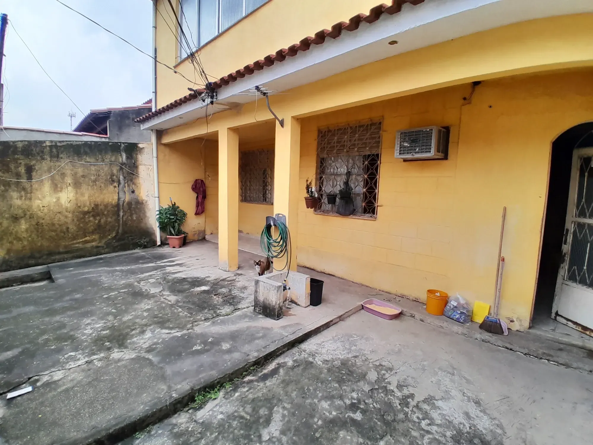 Imagem Casa com 2 Quartos à Venda, 150 metros em Bangu - Rio de Janeiro