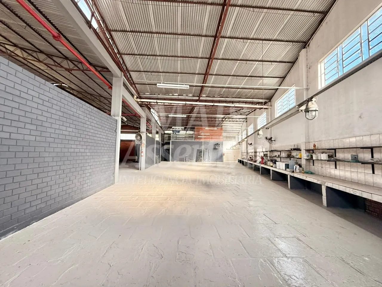 Imagem Prédio comercial pra locação de 1.440m² e terreno de 2.000m² - Novo hamburgo