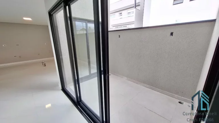 Imagem Casa nova em Condomínio, 04 quartos sendo 02 suítes, terraço, no Boa Vista em Curitiba PR