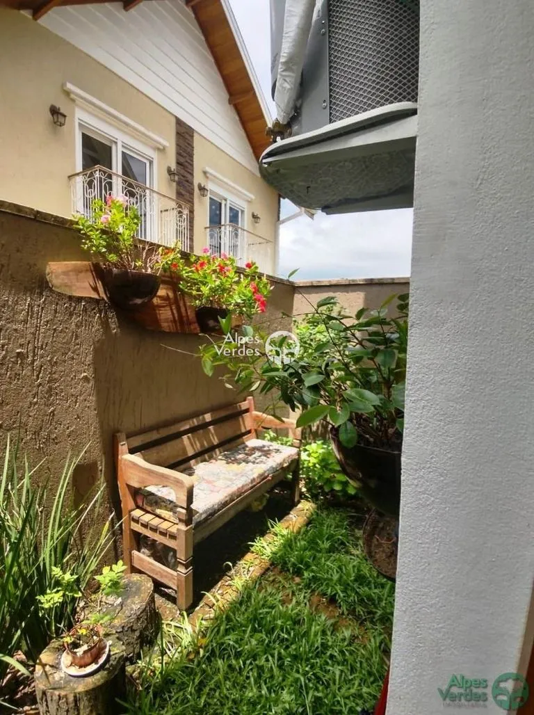 Imagem Vende-se Casa Geminada á 5 minutos da Catedral de Pedra