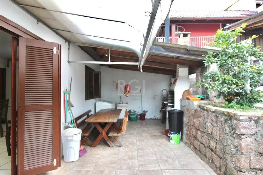 Imagem Casa para Venda - 90m², 5 dormitórios, sendo 1 suites, 5 vagas - Teresópolis
