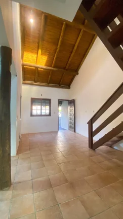 Imagem Casa à venda em Garopaba-SC, 2 quartos, 1 suíte, 1 vaga de garagem, 80m² - Jardim Panorâmico!