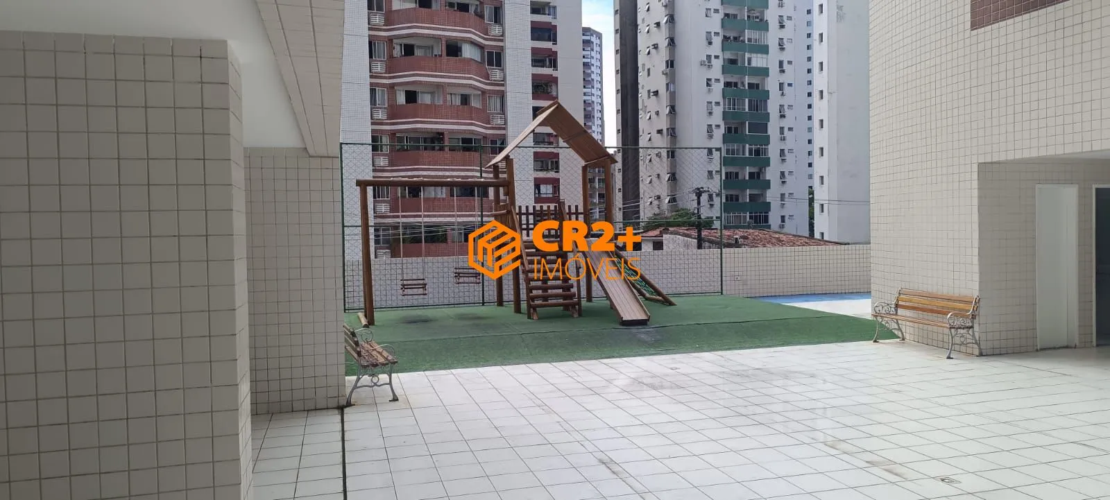Imagem Vendo Apartamento 108m² com 3 Quartos sendo 1 Suíte, em Boa Viagem/ Setúbal.