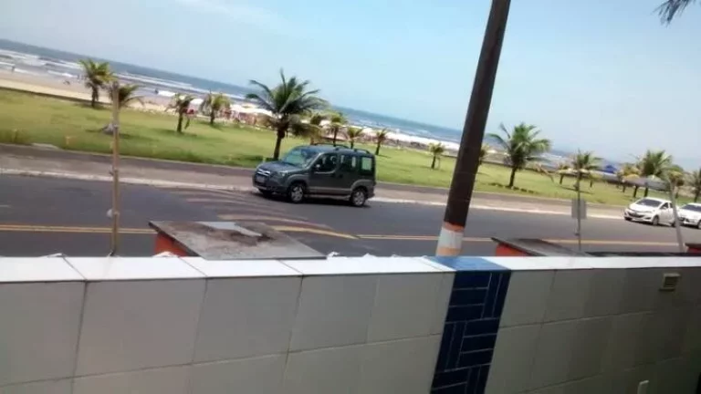 Imagem CASA EM CONDOMINIO FECHADO - FRENTE AO MAR - ESPETACULAR
