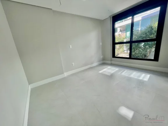 Imagem Excelente apartamento com 1 suíte , lavabo, 1 vaga e hobby box. Condomímio possui salão de festas...