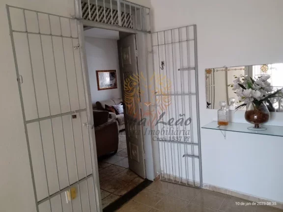 Imagem Casa Duplex com Ponto Comercial à venda no Conjunto Augusto Franco, Aracaju-SE! 3 quartos, 2 suítes, 215m².