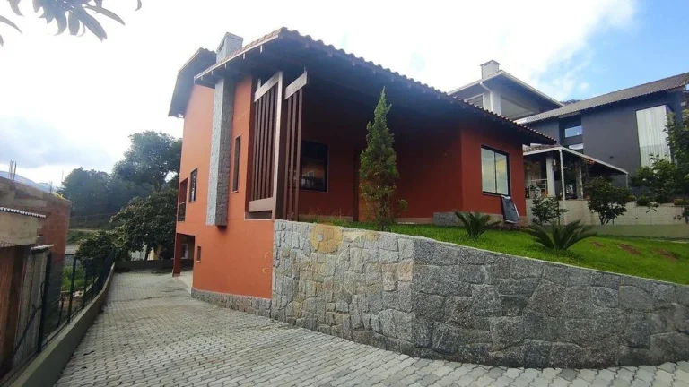 Imagem Casa em Condomínio para Venda em Teresópolis / RJ no bairro Vargem Grande