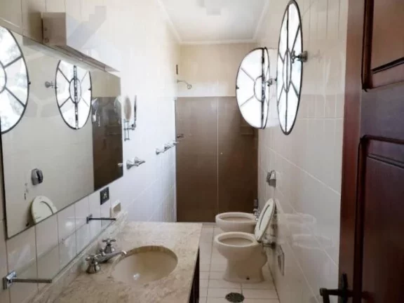 Imagem MAGNÍFICA RESIDÊNCIA * 5 SUÍTES * 5 GARAGENS * RUA TRANQUILA * SUPER SEGURA