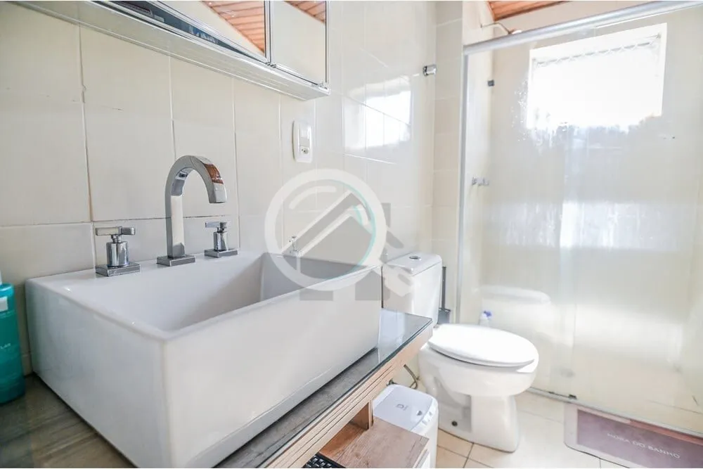 Imagem Amplo Apartamento no Menino Deus ? Com excelente iluminação natural. Espaço e conforto: Com 101 m...