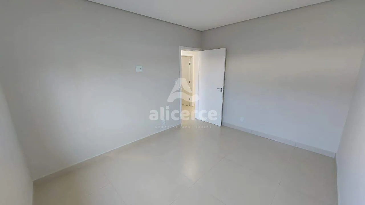Imagem CASA 3 QUARTOS COM SUÍTE, PISCINA E EDÍCULA - SERRARIA - SÃO JOSÉ/SC