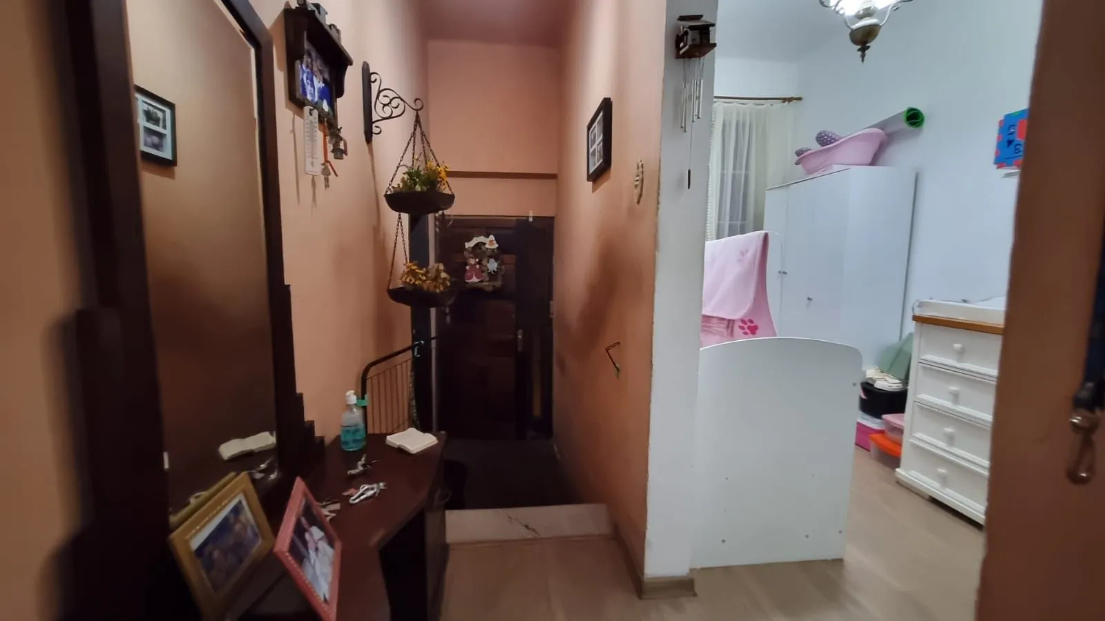 Imagem Casa Sobrado Residencial de 3 dormitórios para venda, 1 vaga de garagem fechada no bairro Cidade Baixa em Porto Alegre/RS.