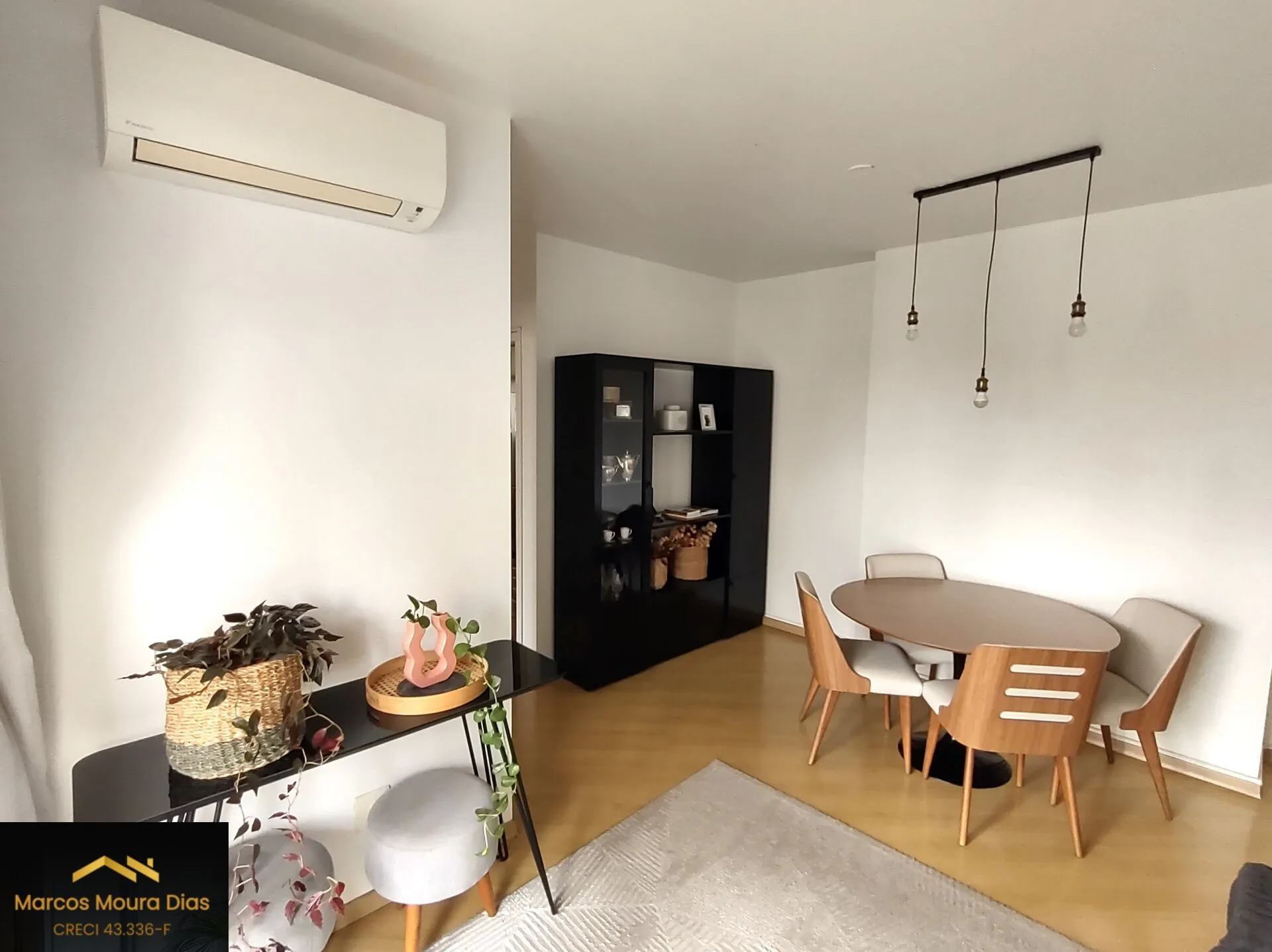 Imagem Apartamento Vila Olímpia com 65 m², Sala com Varanda, 2 Dormitórios, Ar Condicionado, 1 Vaga, Edifício com Portaria 24 hs