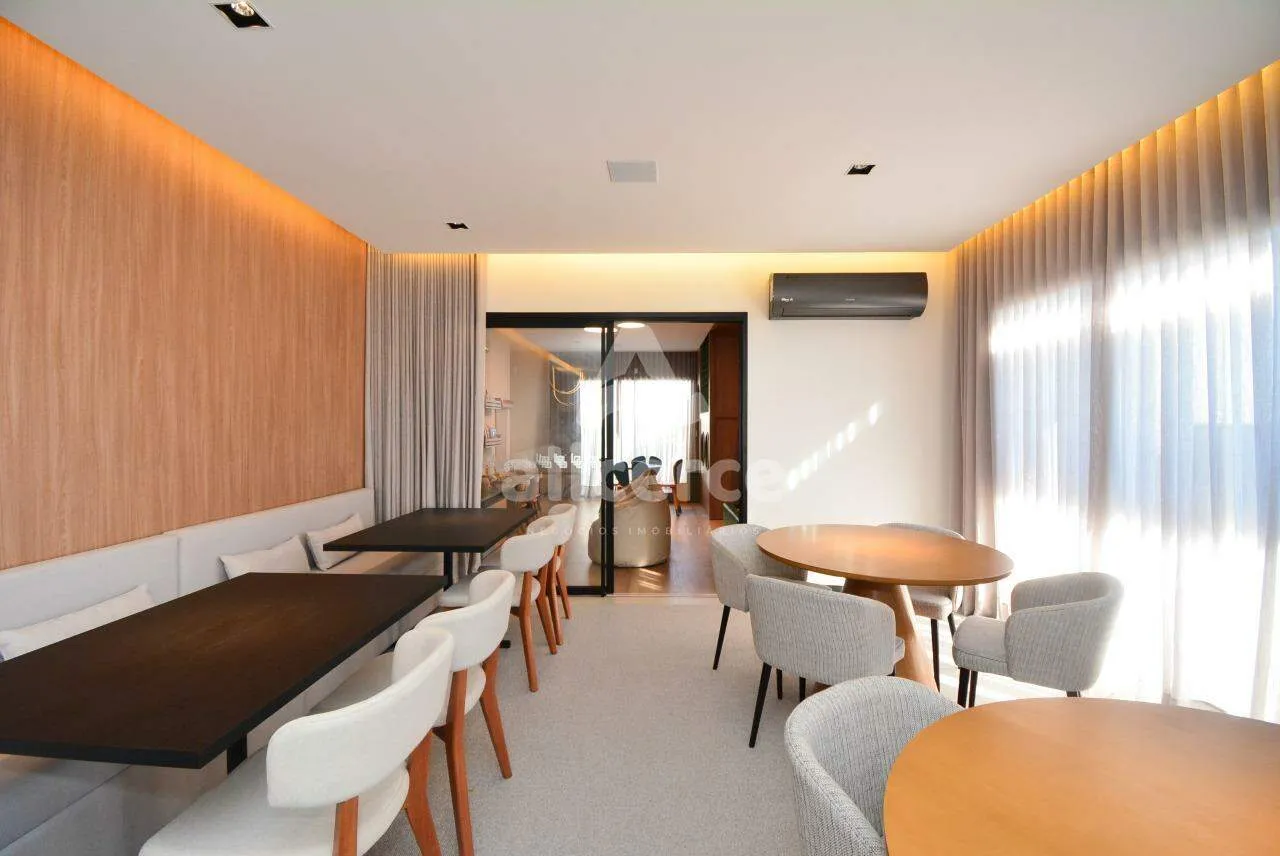 Imagem Apartamento à venda com 2 quartos 2 suítes, 74,27m² em Centro Florianópolis