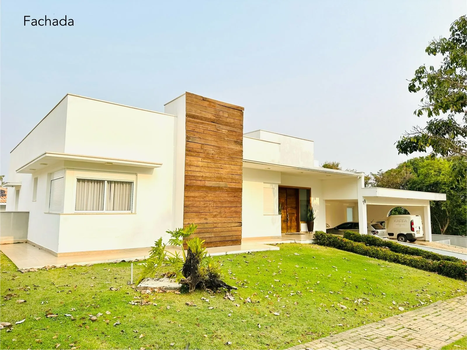 Imagem Mansão de Luxo no Condomínio Bosques do Junqueira - 5 Quartos, Piscina e Área Gourmet